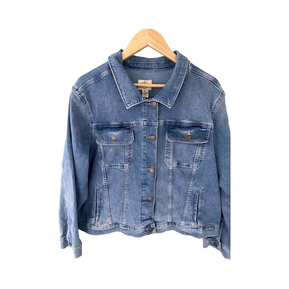 St. John's Bay Light Wash Stretch Denim Jean Jacket NWT Size XXL - Picture 1 of 8